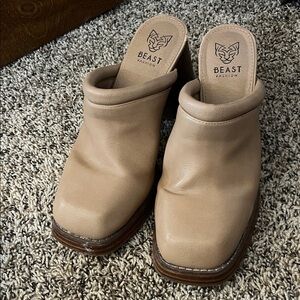 BEAST FASHION Women's Tan Slip-On Mules